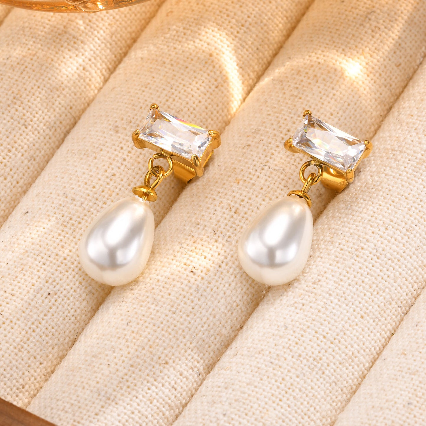 Kenzie Pearl Earrings