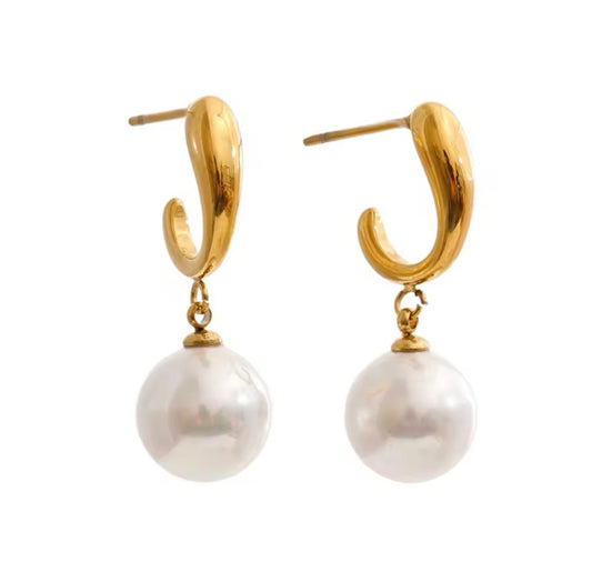Elodie Pearl Earrings