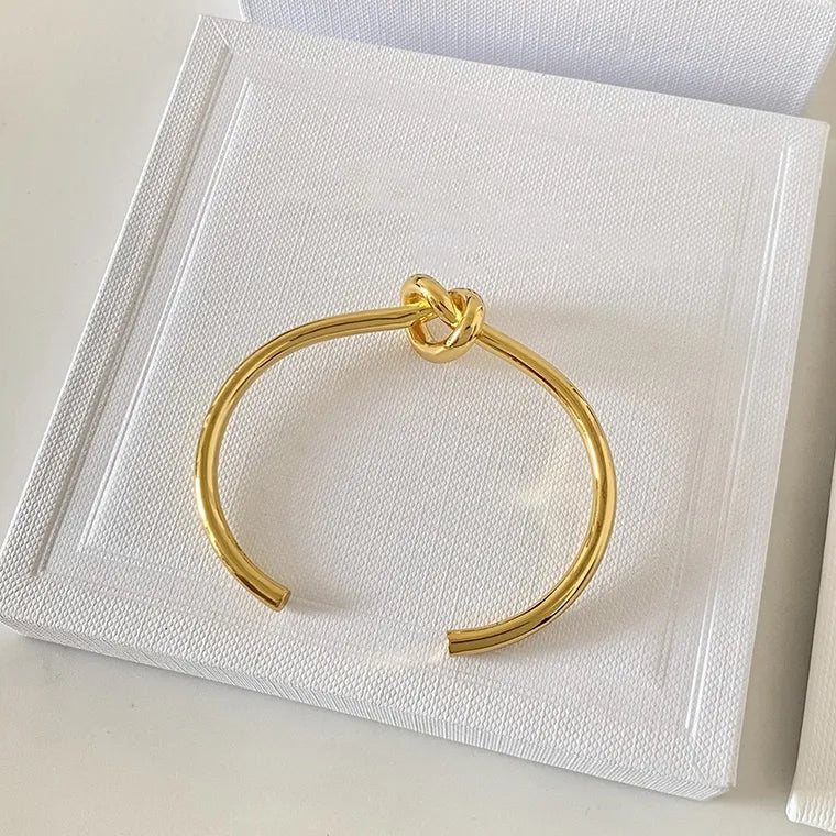 Kyra Knot Bracelet (Gold)