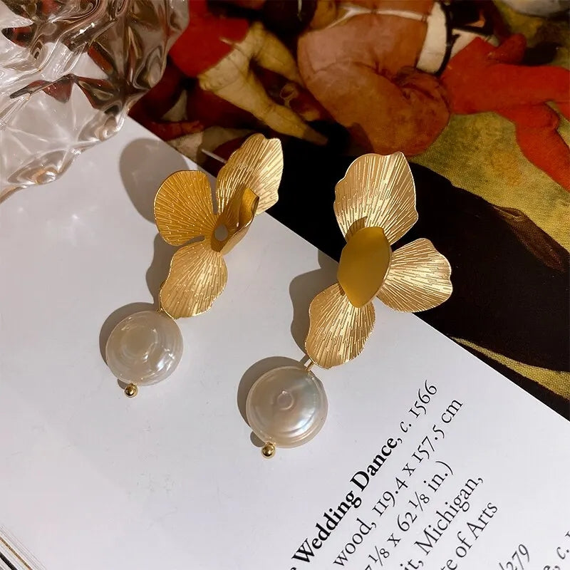 Goldie Pearl Earrings