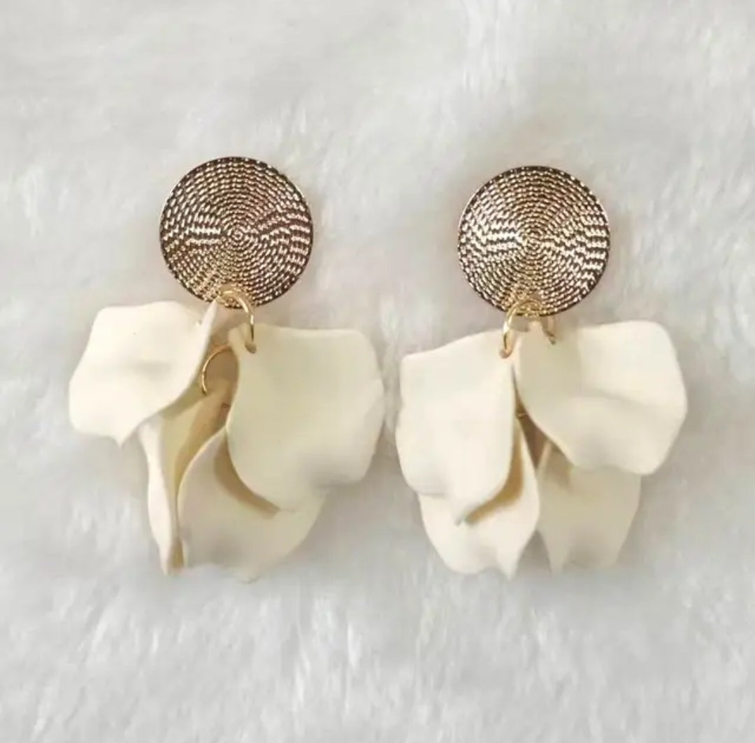 Bobbi Cream Petal Earrings