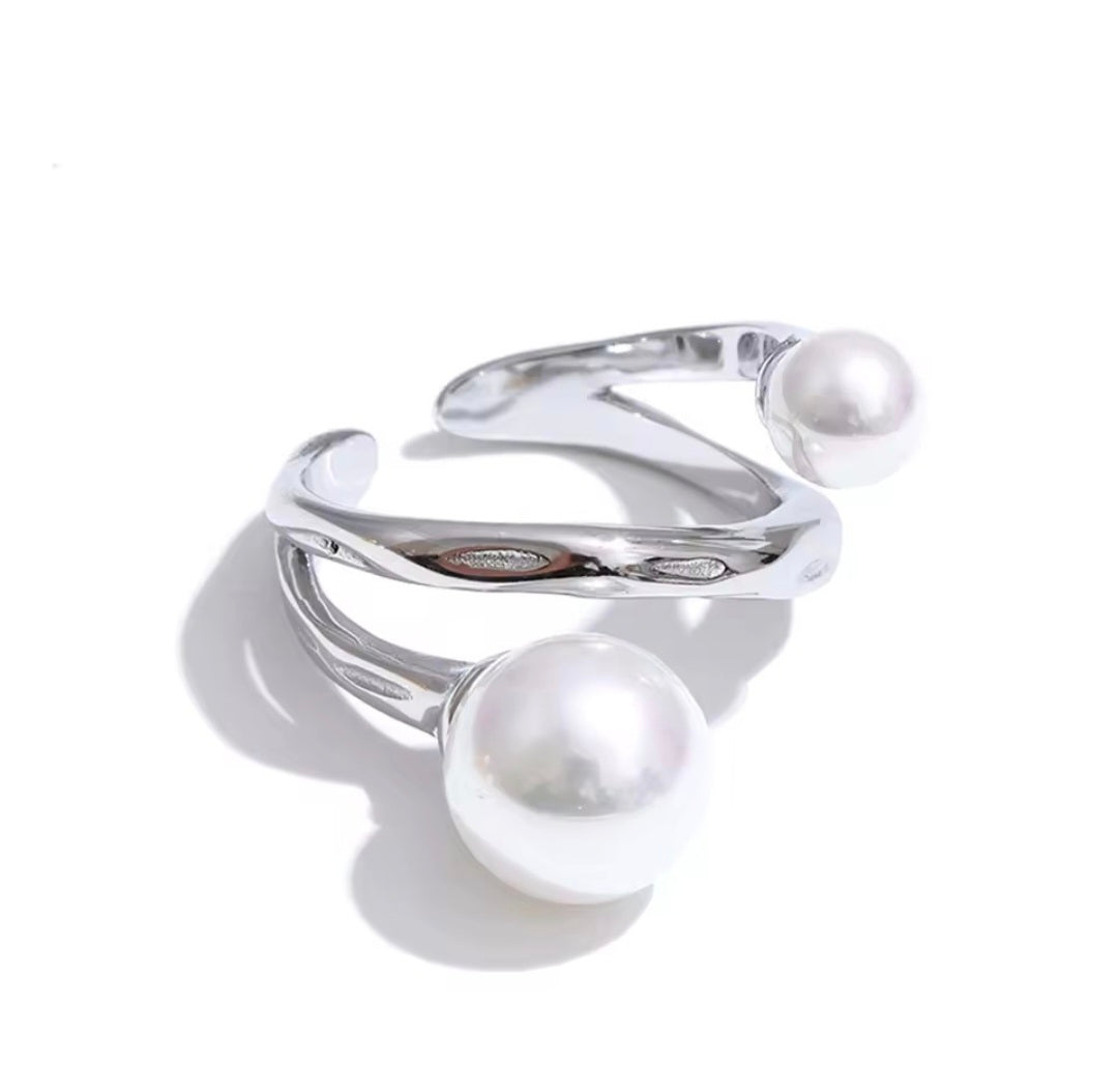 Pearl Flow Ring (Silver)