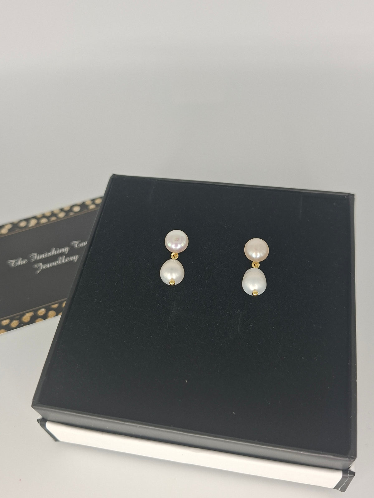 Lola Pearl Earrings