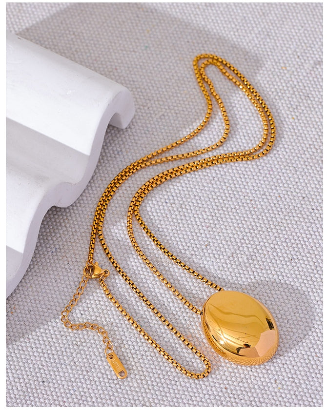Reflection Long Oval Necklace
