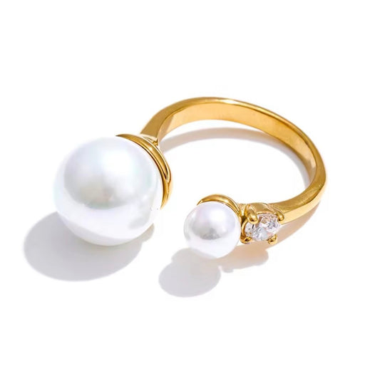 The Embrace Open Pearl Ring (Gold)