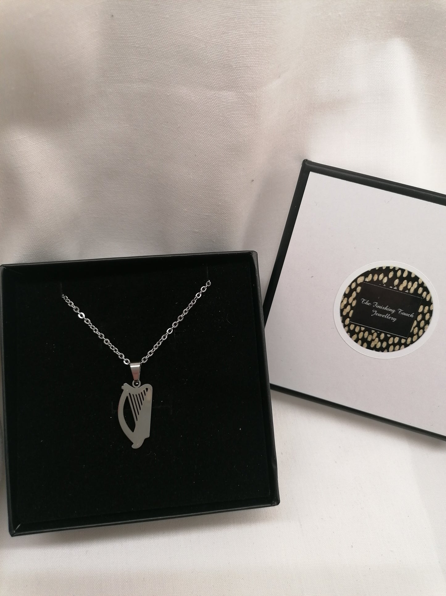 Éire Harp Necklace (Silver)