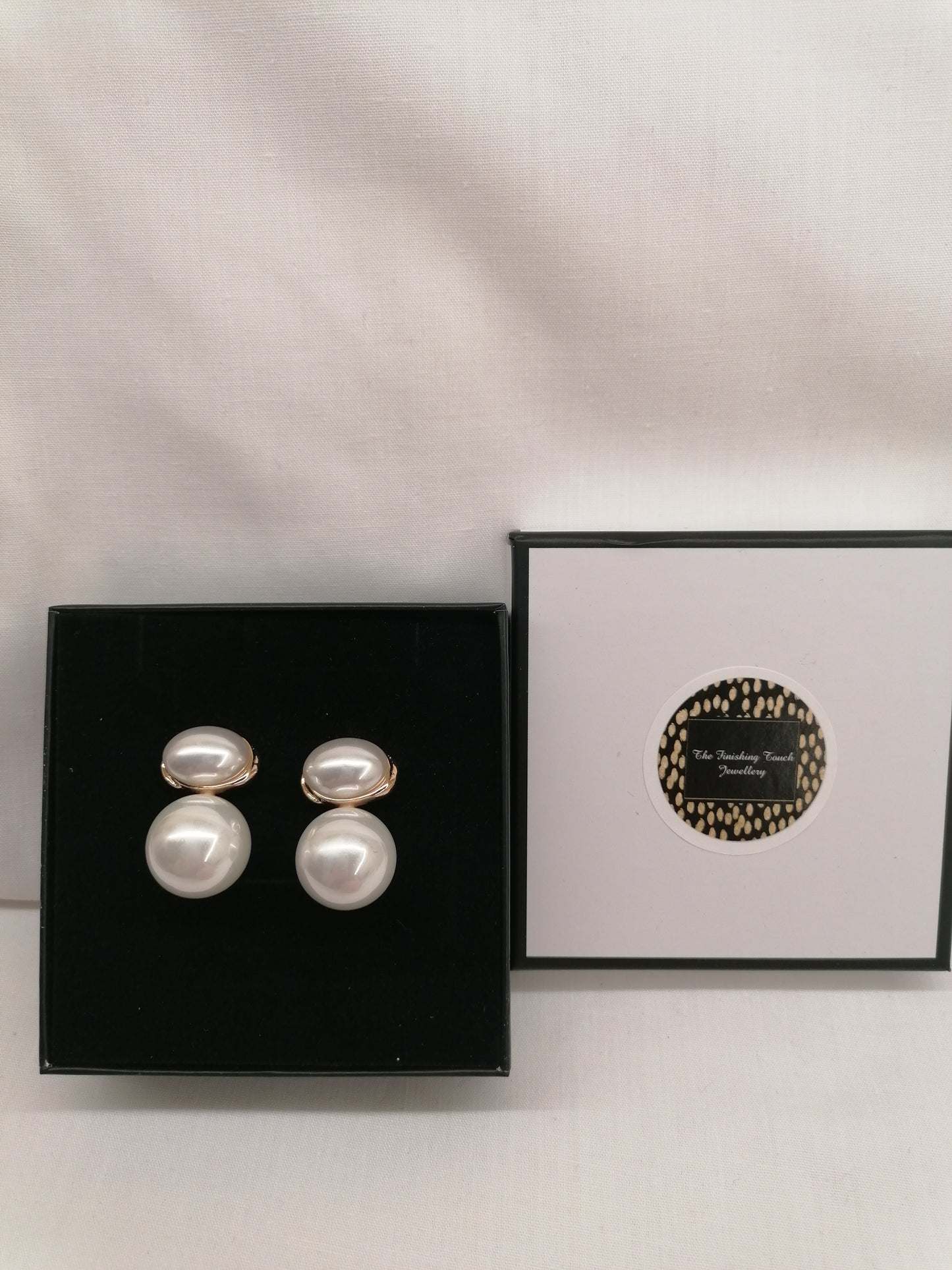 Beth Pearl Earrings